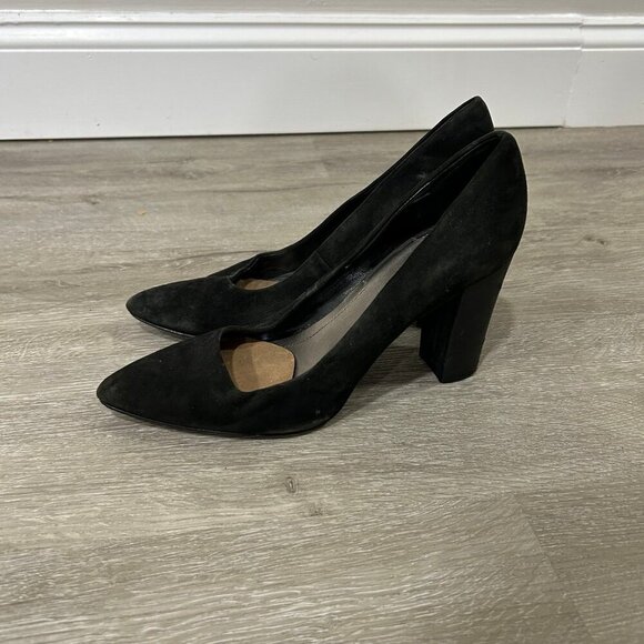 Tahari Tallie Black Suede Block Heel Point Toe Pump Size 8 - Picture 1 of 5
